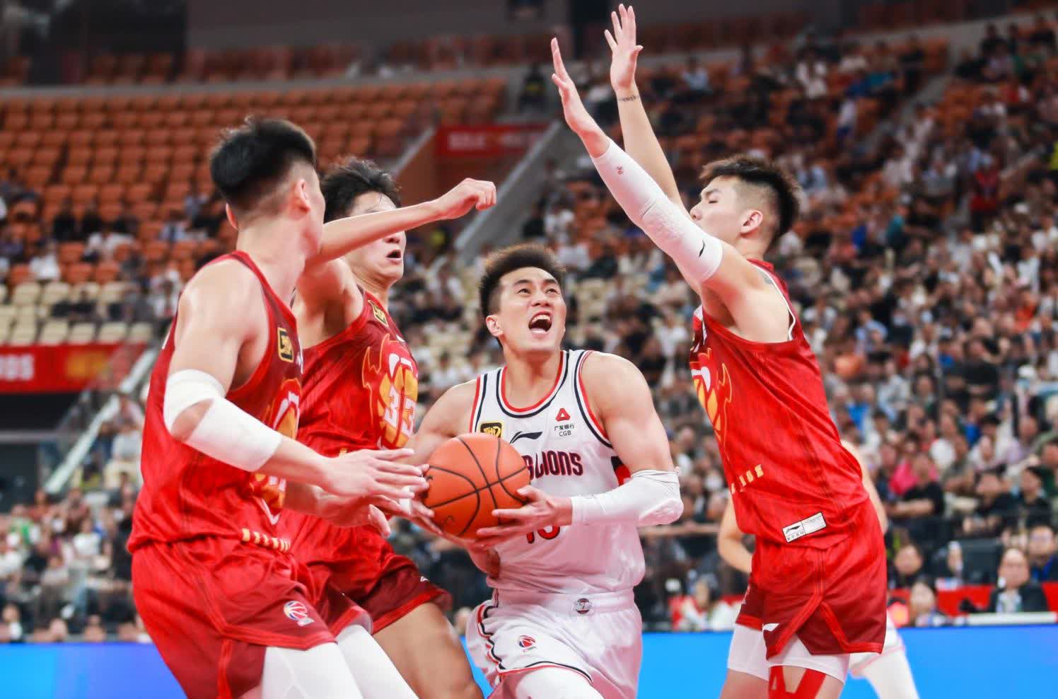 关于广州富力不敌对手，客场告终两连败的信息