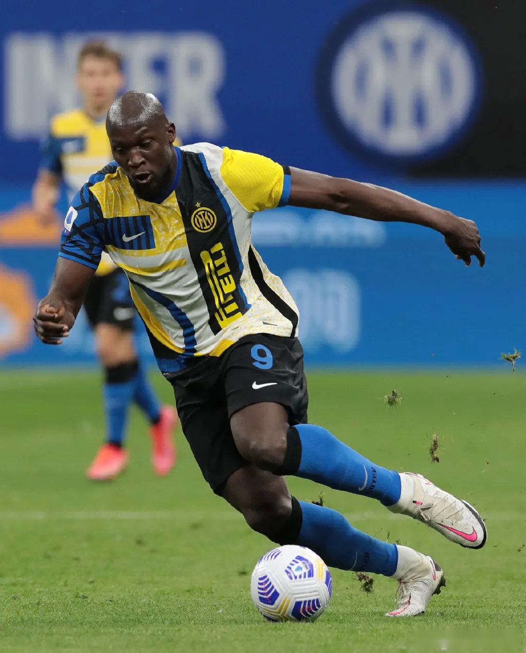 开云体育官方网站-国米出击高脚大河林萨利转运