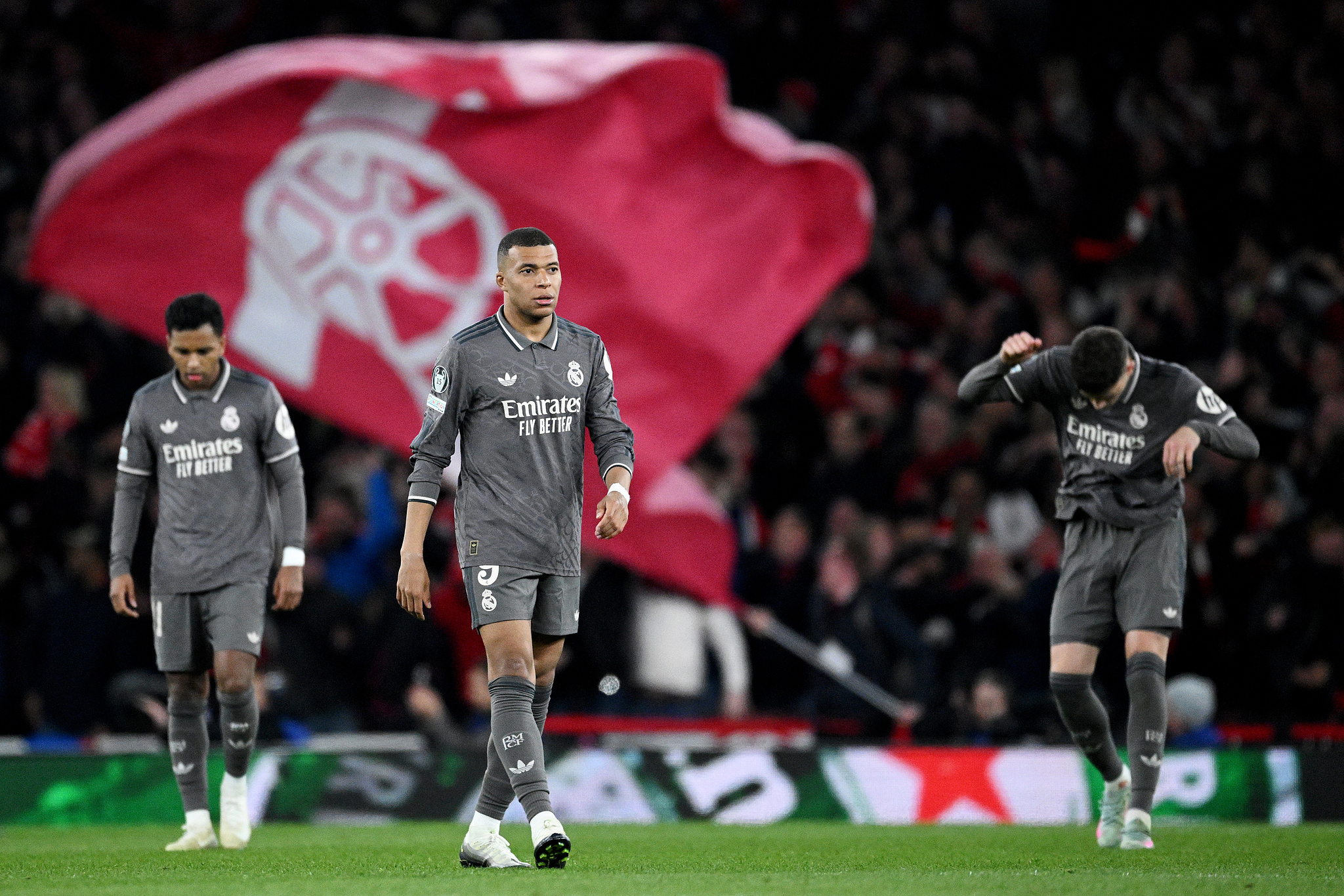 开云体育-阿森纳遭逆转，联赛前景岌岌可危