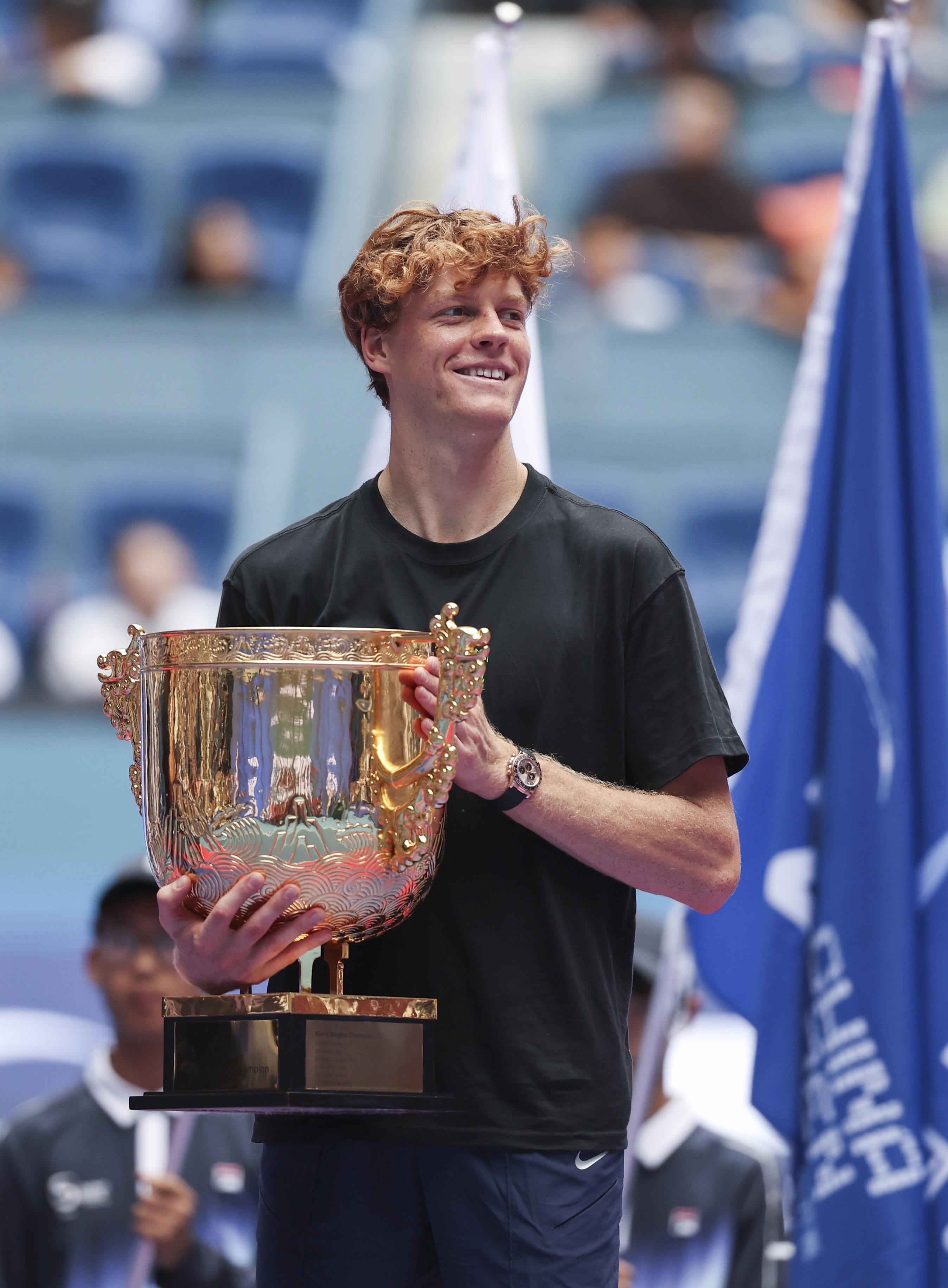 拉沃尔杯横扫年终总决赛，辛纳带队取胜的简单介绍