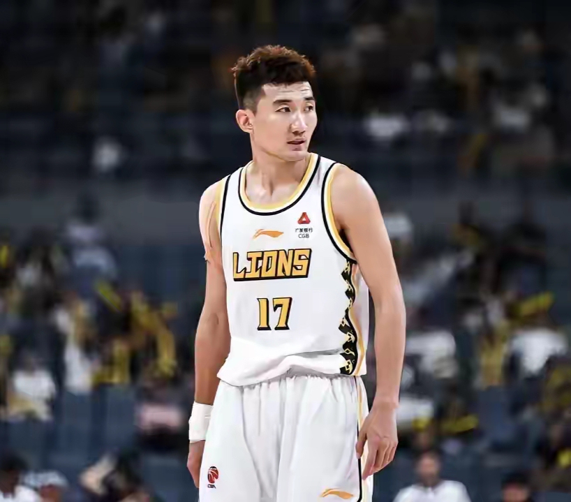 广州队完胜猛龙，孙铭徽关键制胜